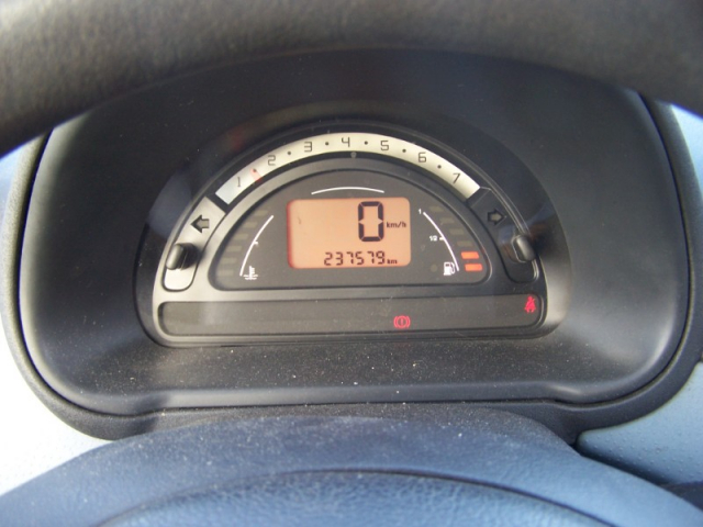 CITROEN C3 1.4 HDI 70 - 5 PLACES / 5 PORTES - GRIS