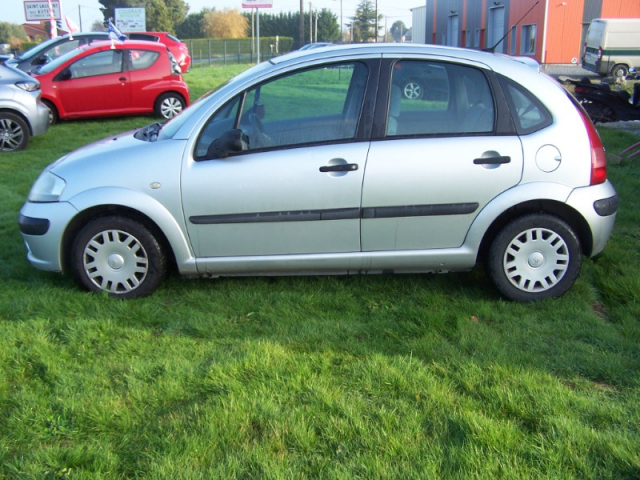 CITROEN C3 1.4 HDI 70 - 5 PLACES / 5 PORTES - GRIS