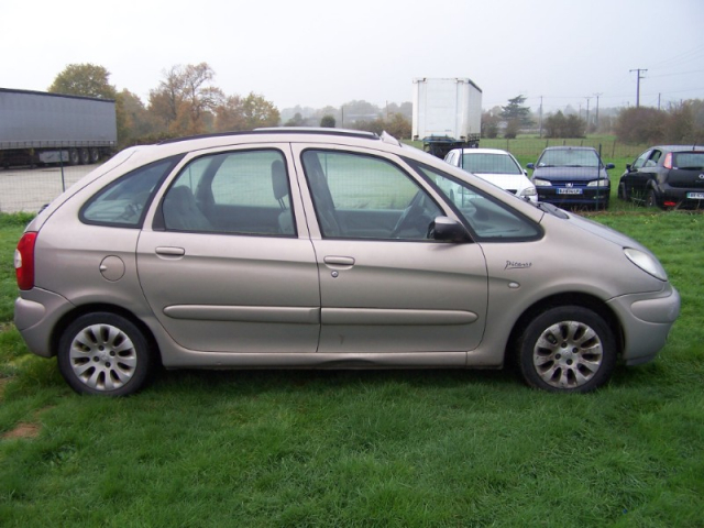 Citroën Xsara Picasso Exclusive 2.0 HDI 90 - 5 PLACES / 5 PORTES