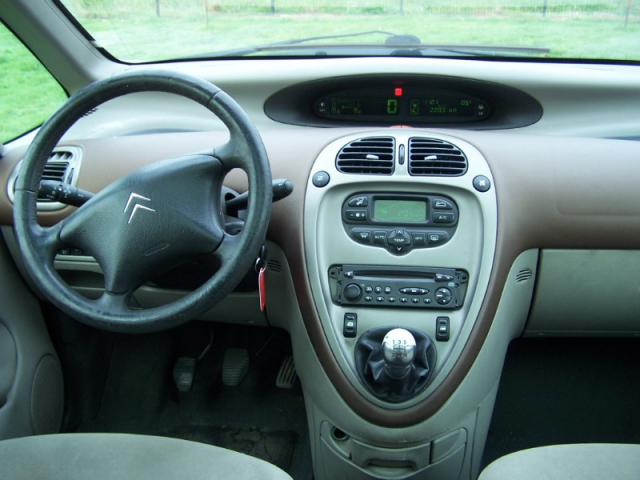 Citroën Xsara Picasso Exclusive 2.0 HDI 90 - 5 PLACES / 5 PORTES