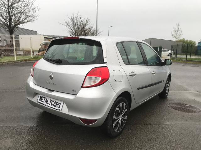 CLIO III EXPRESSION CLIM 1.5 DCI 90CV 4CV - 5 PLACES / 5 PORTES