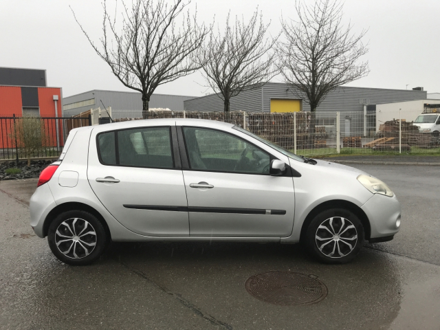 CLIO III EXPRESSION CLIM 1.5 DCI 90CV 4CV - 5 PLACES / 5 PORTES