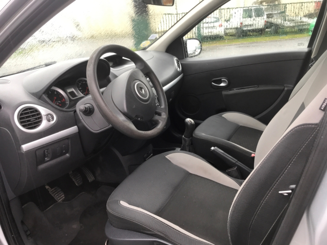 CLIO III EXPRESSION CLIM 1.5 DCI 90CV 4CV - 5 PLACES / 5 PORTES