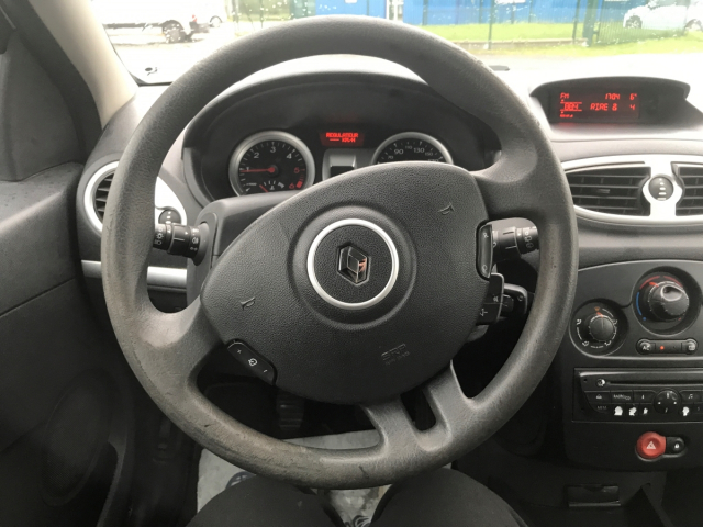 CLIO III EXPRESSION CLIM 1.5 DCI 90CV 4CV - 5 PLACES / 5 PORTES