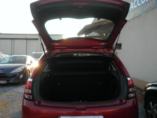 Citroën C3 II ATTRACTION 1.0 VTi 68ch  - 5 PLACES / 5 PORTES - Rouge Rubi