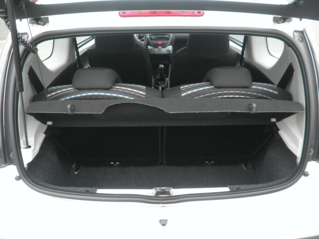 Citroën C1 1.0 12V 68ch / 4 CV -  Millenium 4 places / 3 portes - 5 690€