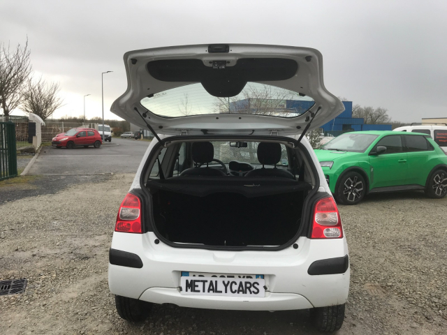 Renault Twingo II 1.2 LEV 16v - eco2 - 75CH / 4CV - 4 PLACES / 3 PORTES - 5 790 €
