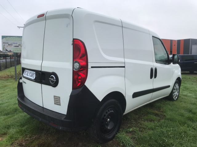 OPEL COMBO CAMIONETTE 1.6 CDTI - 105 CH / 5CV - 2 PLACES / 3 PORTES - 9 990 €