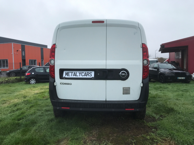 OPEL COMBO CAMIONETTE 1.6 CDTI - 105 CH / 5CV - 2 PLACES / 3 PORTES - 9 990 €
