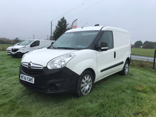 OPEL COMBO CAMIONETTE 1.6 CDTI - 105 CH / 5CV - 2 PLACES / 3 PORTES - 9 990 €