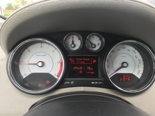 PEUGEOT 308 CC (2) CC 2.0 HDI 160 FAP FELINE BVA6 -  7 300€ 