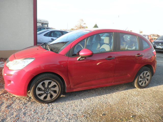 Citroën C3 II ATTRACTION 1.0 VTi 68ch  - 5 PLACES / 5 PORTES - Rouge Rubi