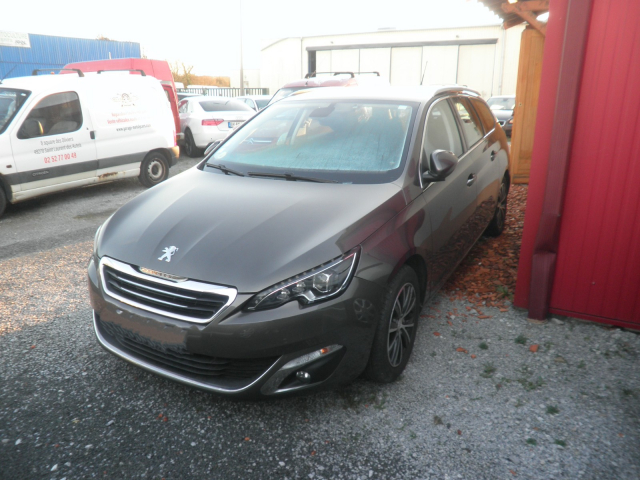 PEUGEOT 308 SW II 2.0 BLUEHDI 150  CH BVA - 14 490 €
