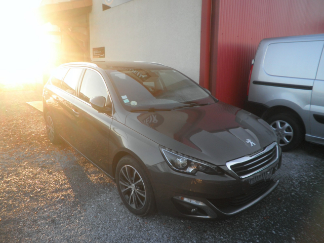 PEUGEOT 308 SW II 2.0 BLUEHDI 150  CH BVA - 14 490 €