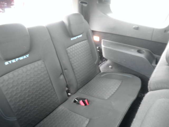 Dacia Lodgy I (J92) 1.2 TCe 115ch Stepway Euro6 7 places - 8 990€