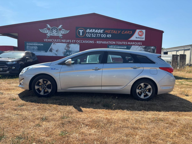 HYUNDAI I40 1.7 CRDI DIESEL - 116 CH / 6 CV - 5 PLACES - 5 PORTES - 7 890 €