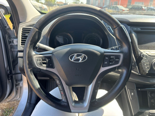HYUNDAI I40 1.7 CRDI DIESEL - 116 CH / 6 CV - 5 PLACES - 5 PORTES - 7 890 €