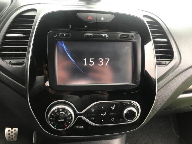 RENAULT CAPTUR 0.9 TCE 90 CH INTENSE - 5 PLACES / 5 PORTES - 9 900€