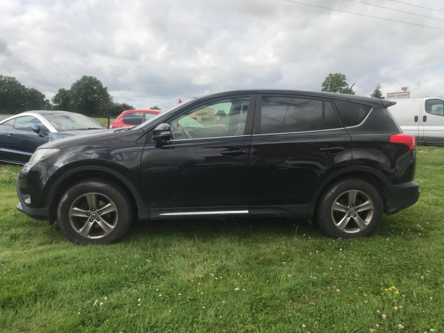 TOYOTA RAV4  LOUNGE - 150 CH / 8 CV - 5 PLACES - 11 500€ 