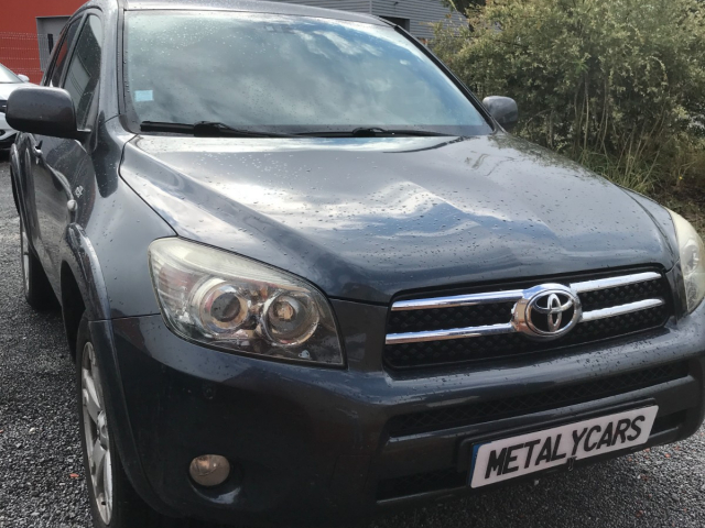 TOYOTA RAV4 - 177CH / 11 CV - 5 PLACES - 7500€