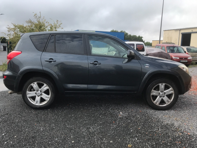 TOYOTA RAV4 - 177CH / 11 CV - 5 PLACES - 7500€