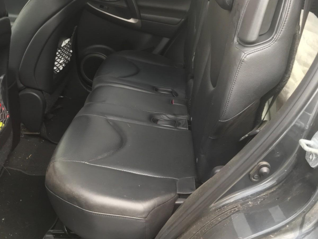 TOYOTA RAV4 - 177CH / 11 CV - 5 PLACES - 7500€