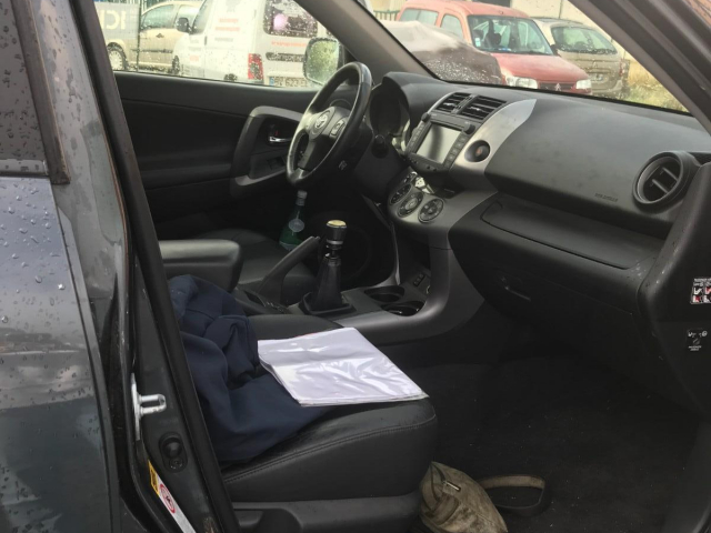 TOYOTA RAV4 - 177CH / 11 CV - 5 PLACES - 7500€