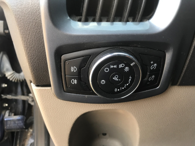 FORD TRANSIT CUSTOM 2.2 TDCI 125 - 6 PLACES MODULABLES / 4 PORTES - 15 900€