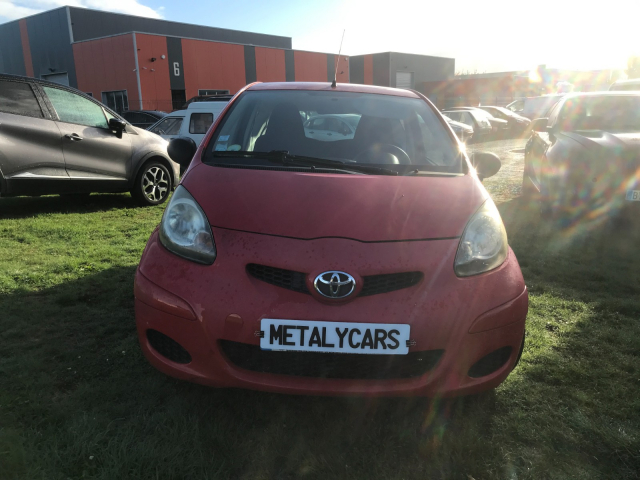 TOYOTA AYGO 1.0 VVTI BIOCARBURANT - 68CH / 4CV - 4 PLACES / 3 PORTES - 2 890€