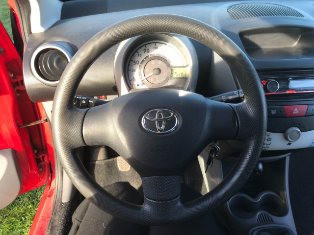 TOYOTA AYGO 1.0 VVTI BIOCARBURANT - 68CH / 4CV - 4 PLACES / 3 PORTES - 2 890€