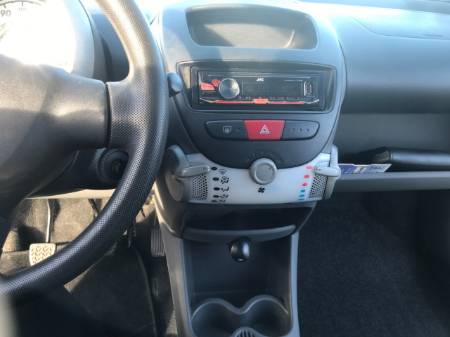 TOYOTA AYGO 1.0 VVTI BIOCARBURANT - 68CH / 4CV - 4 PLACES / 3 PORTES - 2 890€