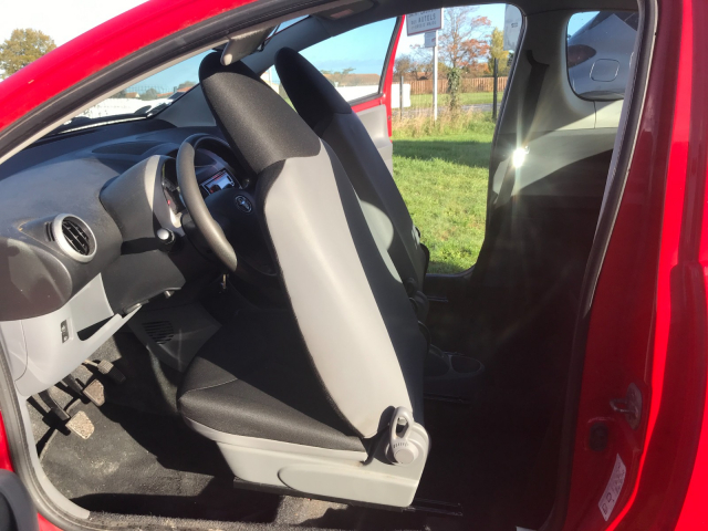 TOYOTA AYGO 1.0 VVTI BIOCARBURANT - 68CH / 4CV - 4 PLACES / 3 PORTES - 2 890€