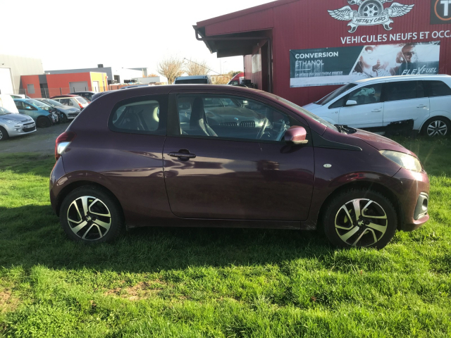 PEUGEOT 108 1.2 VTI ESSENCE - 82CH / 4CV - 5 PLACES/ 3 PORTES - 3 900 €