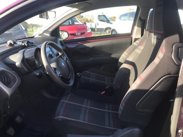 PEUGEOT 108 1.2 VTI ESSENCE - 82CH / 4CV - 5 PLACES/ 3 PORTES - 3 900 €