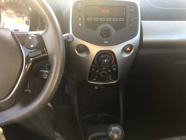 PEUGEOT 108 1.2 VTI ESSENCE - 82CH / 4CV - 5 PLACES/ 3 PORTES - 3 900 €