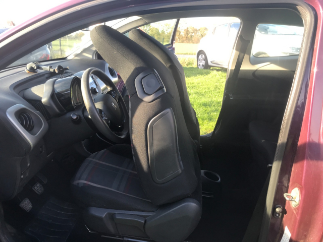 PEUGEOT 108 1.2 VTI ESSENCE - 82CH / 4CV - 5 PLACES/ 3 PORTES - 3 900 €