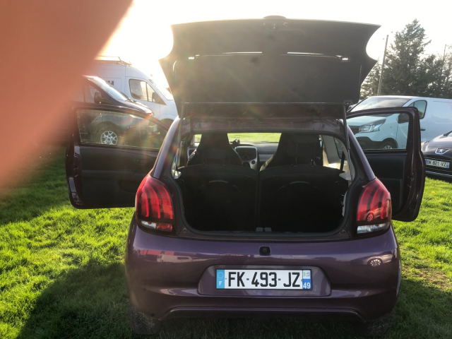 PEUGEOT 108 1.2 VTI ESSENCE - 82CH / 4CV - 5 PLACES/ 3 PORTES - 3 900 €