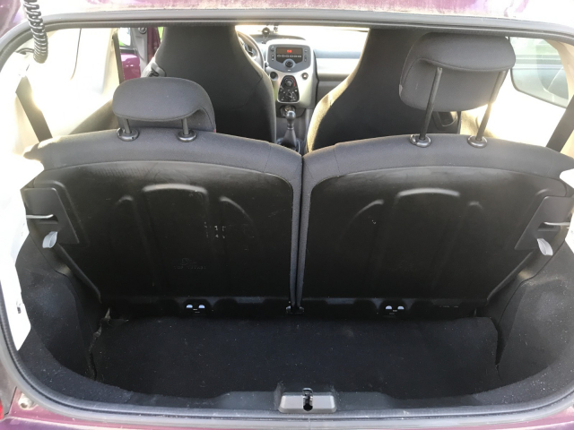 PEUGEOT 108 1.2 VTI ESSENCE - 82CH / 4CV - 5 PLACES/ 3 PORTES - 3 900 €