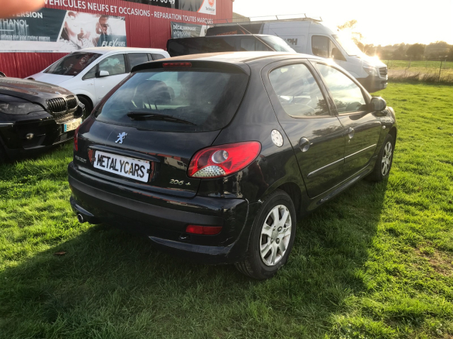 PEUGEOT 206 + 1.4 HDI DIESEL - 68CH / 4CV - 5 PLACES / 5 PORTES - 6 500€