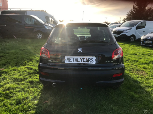 PEUGEOT 206 + 1.4 HDI DIESEL - 68CH / 4CV - 5 PLACES / 5 PORTES - 6 500€