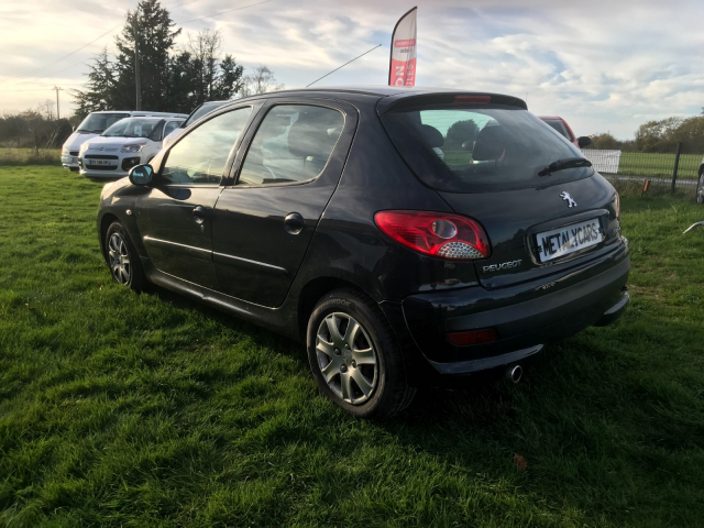 PEUGEOT 206 + 1.4 HDI DIESEL - 68CH / 4CV - 5 PLACES / 5 PORTES - 6 500€