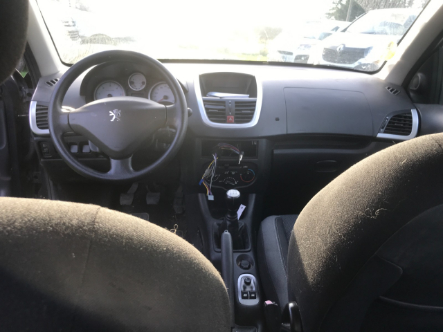 PEUGEOT 206 + 1.4 HDI DIESEL - 68CH / 4CV - 5 PLACES / 5 PORTES - 6 500€