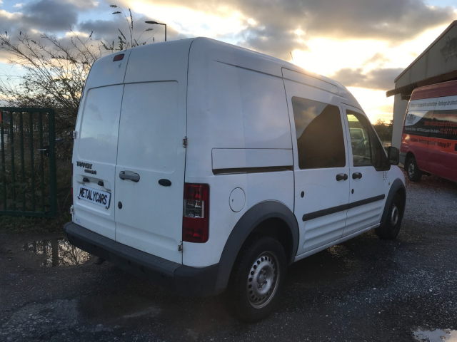 FORD TRANSIT CONNECT 1.8 DI DIESEL - 75CH / 6CV - 2 PLACES/ 4 PORTES - 6 500 €
