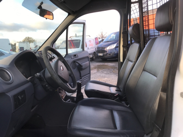 FORD TRANSIT CONNECT 1.8 DI DIESEL - 75CH / 6CV - 2 PLACES/ 4 PORTES - 6 500 €