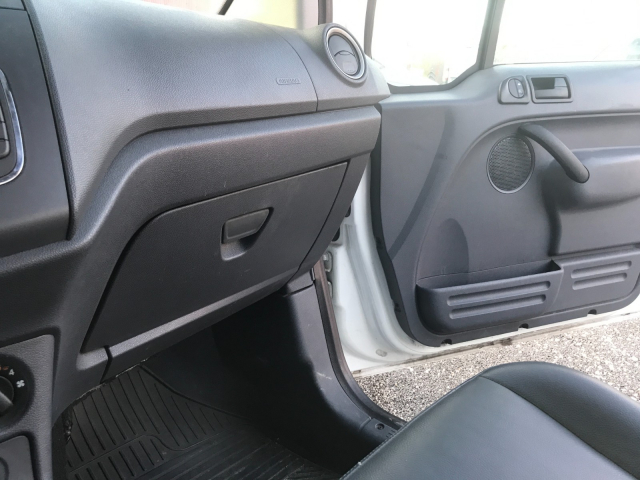 FORD TRANSIT CONNECT 1.8 DI DIESEL - 75CH / 6CV - 2 PLACES/ 4 PORTES - 6 500 €