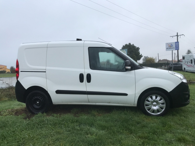 OPEL COMBO CAMIONETTE 1.6 TDCI DIESEL - 105 CH / 5CV -2 PLACES/ 3 PORTES - 9 990 €