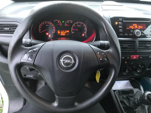 OPEL COMBO CAMIONETTE 1.6 TDCI DIESEL - 105 CH / 5CV -2 PLACES/ 3 PORTES - 9 990 €