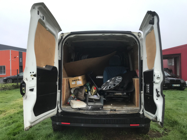 OPEL COMBO CAMIONETTE 1.6 TDCI DIESEL - 105 CH / 5CV -2 PLACES/ 3 PORTES - 9 990 €