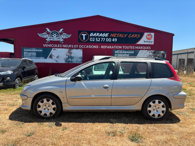 PEUGEOT 206 SW 1 .6 ESSENCE - 109 CH / 7 CV - 5 PLACES - 5 PORTES - 2 990  €