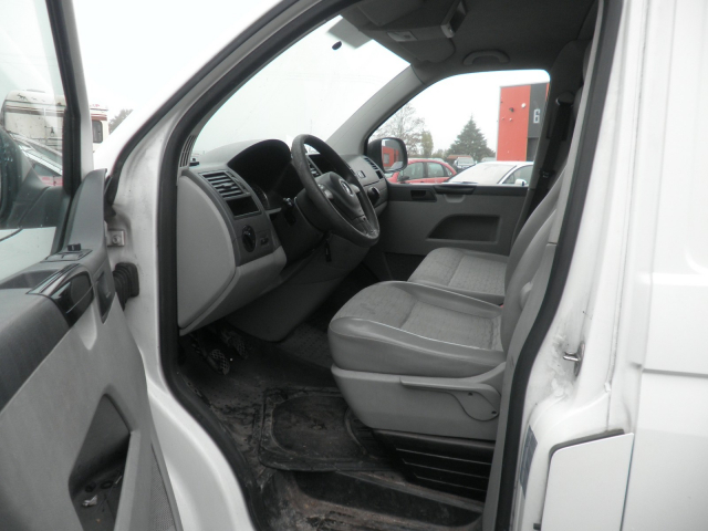 Volkswagen T5 3.0T  L1H1 2.0 TDI 140ch / 7CV - 3 places - CT OK - 12 299 €